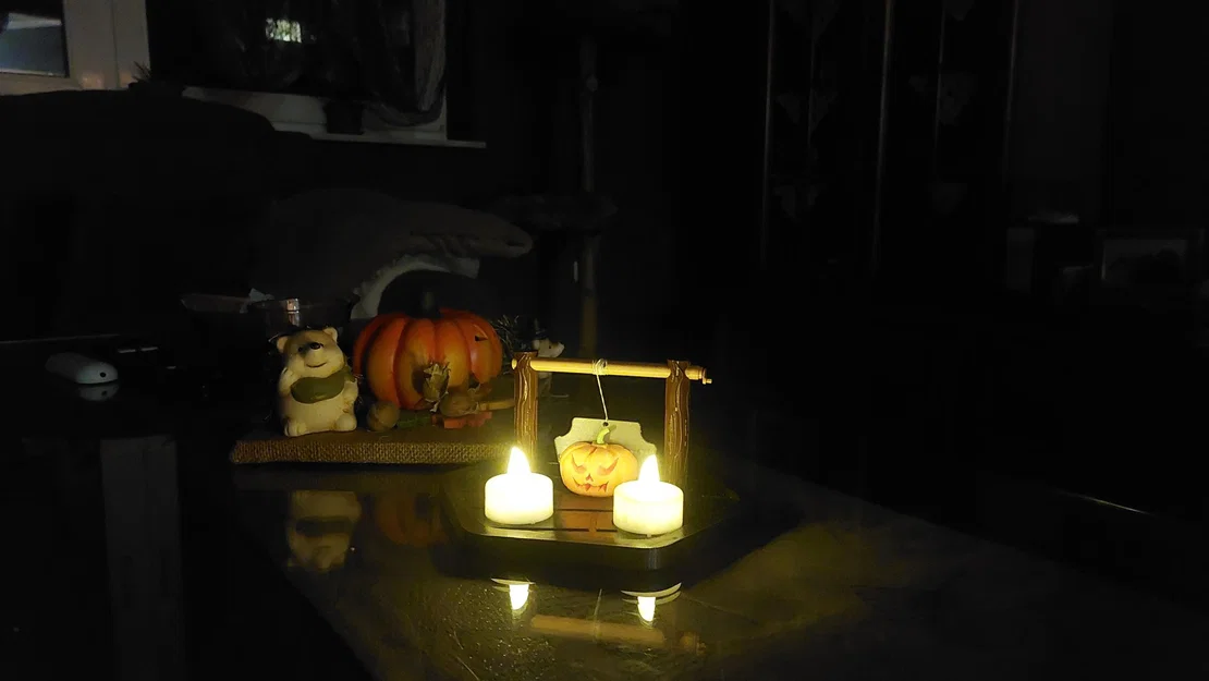 Cái guillotine bí ngô trang trí Halloween độc đáo - Image 3