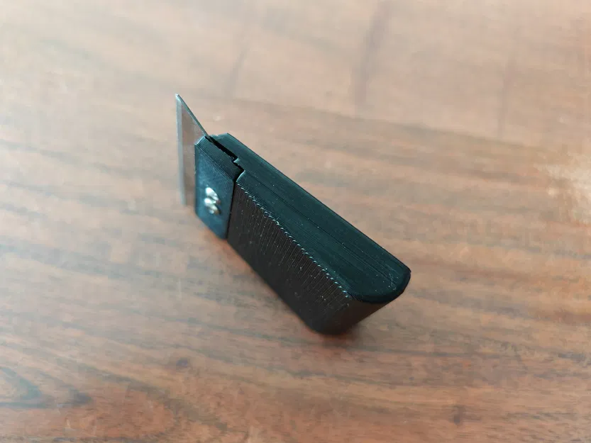 Dao cạo tiện ích với thiết kế góc cạnh thoải mái hơn - Image 2