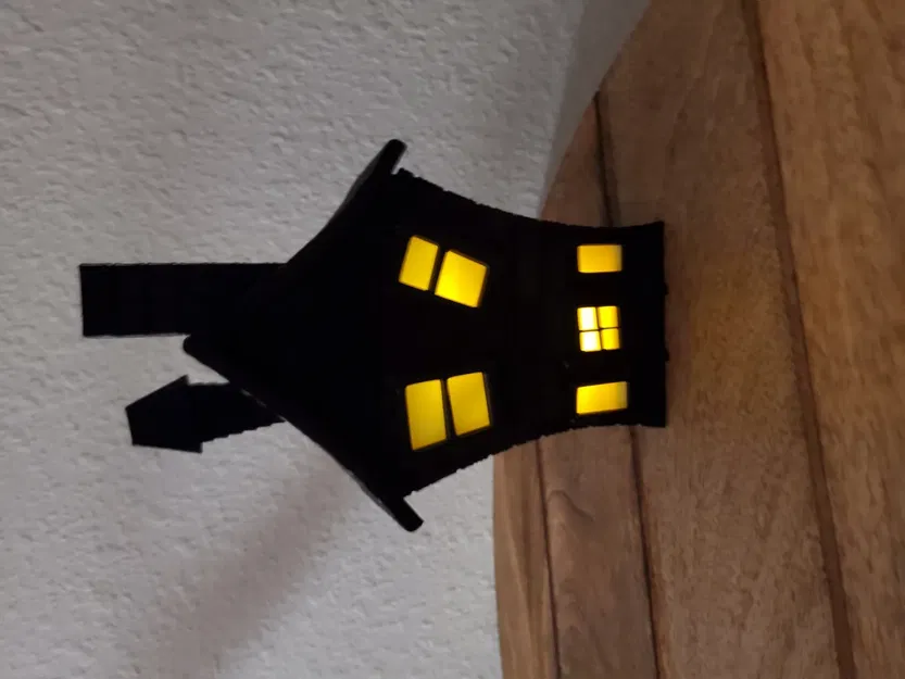 Giá đỡ nến thứ hai cho ngôi nhà ma ám - Image 3