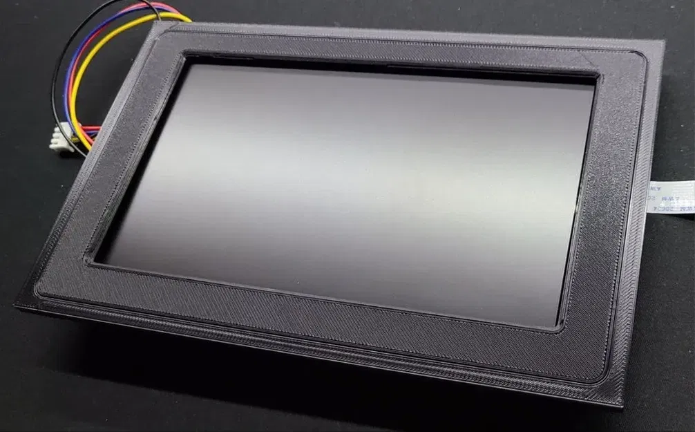 Khung và chèn Nextion 7" thiết kế âm tường - Image 1