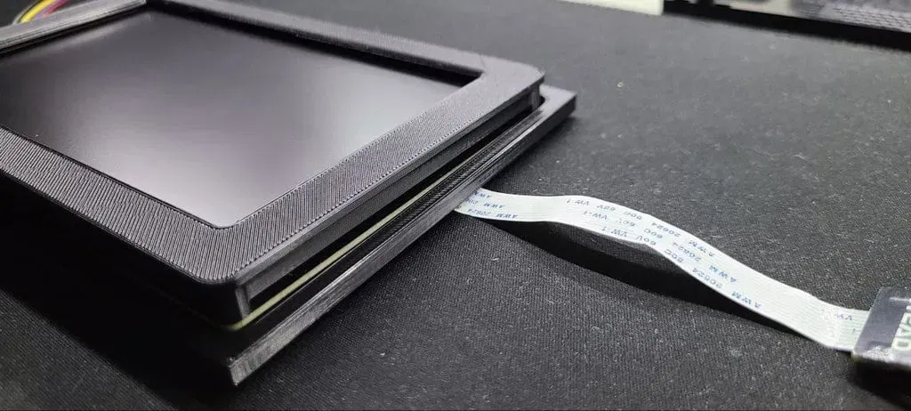 Khung và chèn Nextion 7" thiết kế âm tường - Image 4