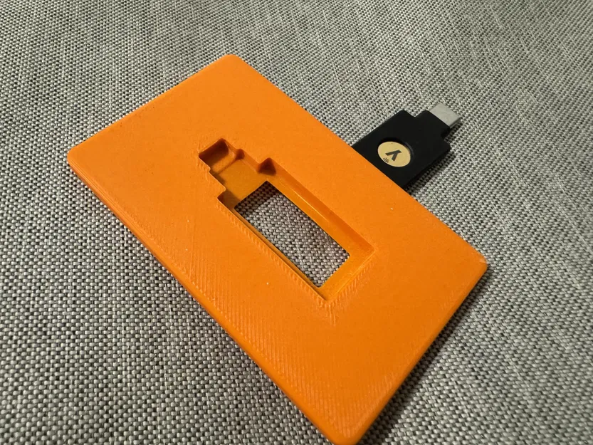 Thẻ đựng Yubikey 5C NFC kích thước thẻ tín dụng - Image 2