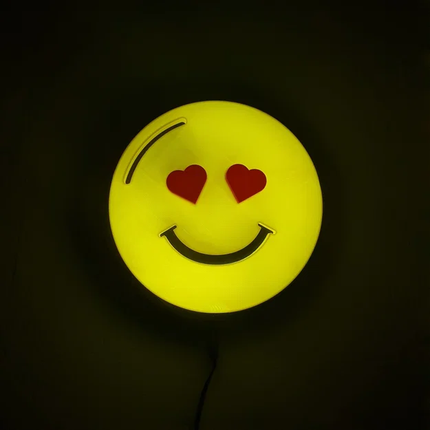 Đèn LED hình emoji đang yêu - Image 1