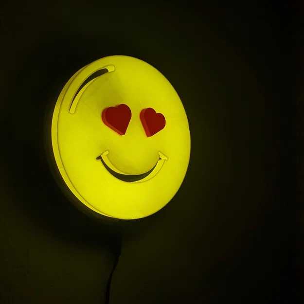 Đèn LED hình emoji đang yêu - Image 2