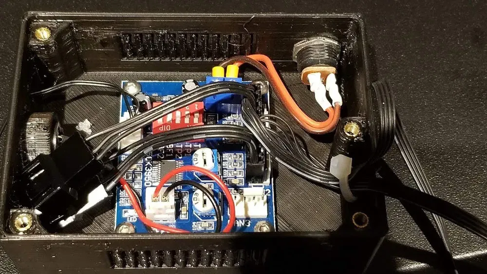 Vỏ điều khiển tốc độ quạt PWM 12V với cảm biến nhiệt độ - Image 2