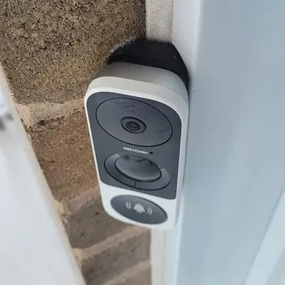 Giá đỡ chuông cửa Hikvision DS-HD1