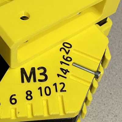 Tổ chức ốc vít và linh kiện nhỏ với thiết kế linh hoạt