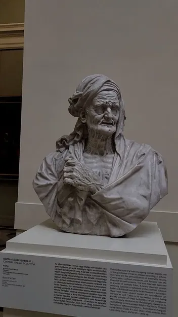 Tượng bán thân của nữ thần số phận - Image 1