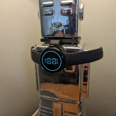 Giá đỡ sạc cho Google Pixel Watch 2 trên đèn robot