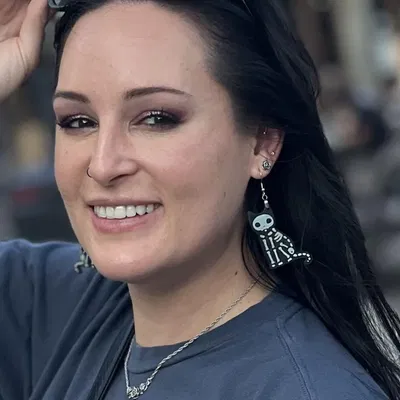 Bông tai mèo xương hai màu cho mùa Halloween