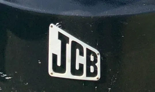 Biểu tượng JCB với lỗ vít cho trọng lượng trước 4220 - Image 1