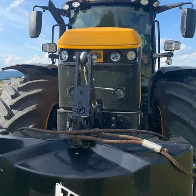 Biểu tượng JCB với lỗ vít cho trọng lượng trước 4220