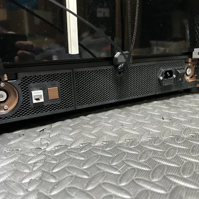 Váy lưới phẳng - Váy phía sau bên trái với keystones