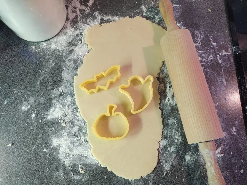 Cutter bánh quy Halloween hình dơi, bí ngô và ma - Image 1