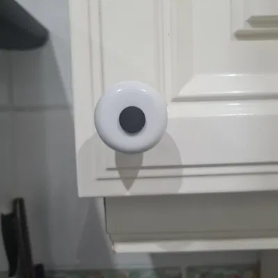 Núm trang trí cho tủ quần áo với thiết kế độc đáo