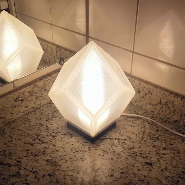 Đèn bàn đơn giản dễ in 3D cho ổ cắm E14 - Image 1