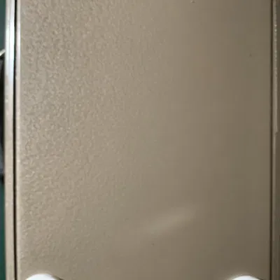 Chân đế kim loại cho hộp chứa chắc chắn