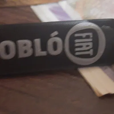 Móc khóa FIAT độc đáo cho người yêu xe hơi