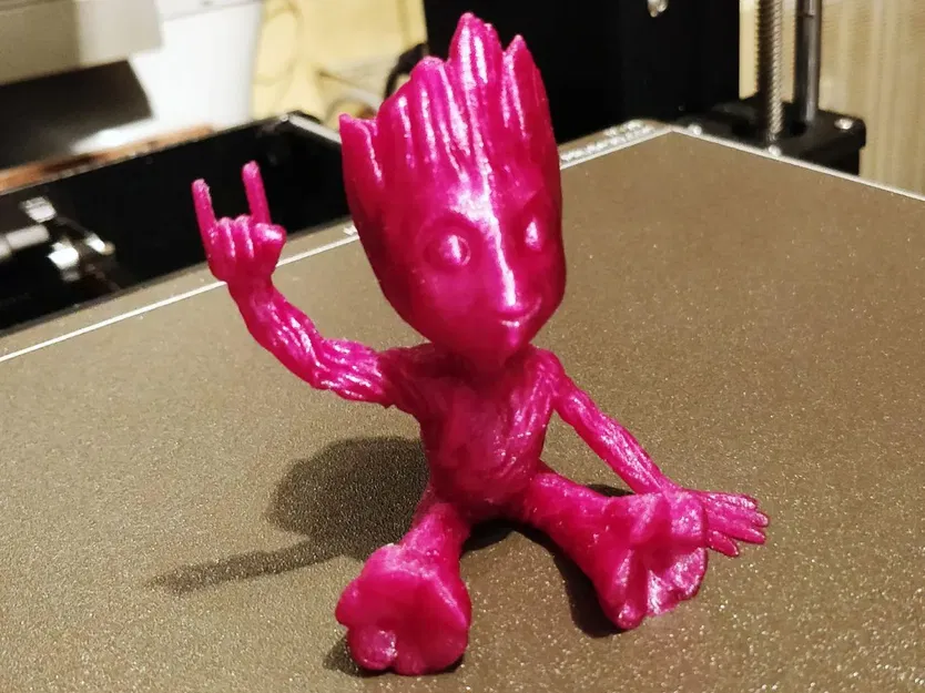 Groot Nhỏ với Tay Kim Loại Nâng Cao - Image 2