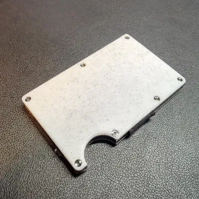 Bề mặt ngoài cho ví The Ridge