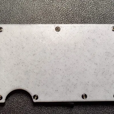 Bề mặt ngoài cho ví The Ridge