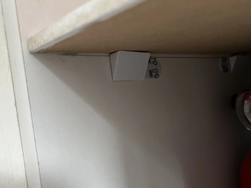 Giá đỡ nhỏ cho kệ có và không có chốt - Image 1
