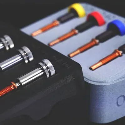 Hộp đựng vòi phun Revo bảo vệ và trưng bày hấp dẫn