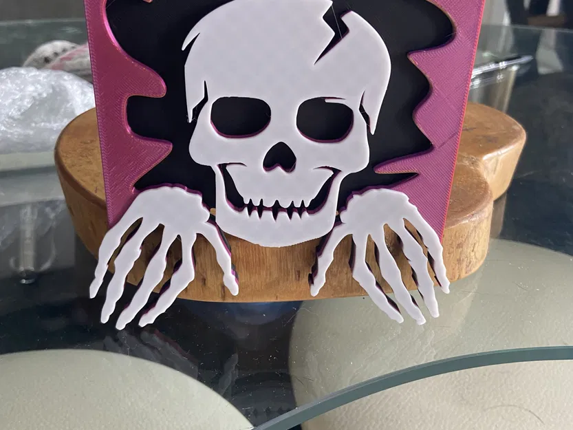 Khung hình bộ xương 3D cố gắng thoát ra khỏi lỗ - Image 1