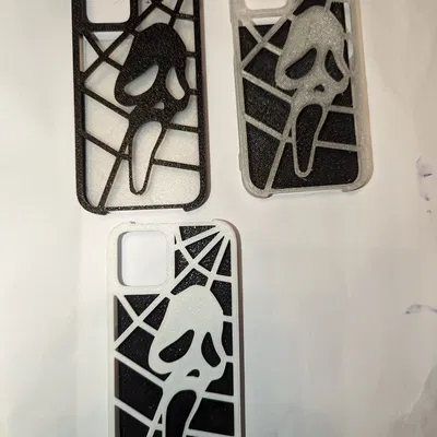 Iphone 12 Mini với hình ảnh Ghostface