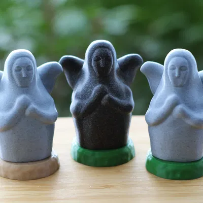 Tượng nữ thần Zelda với kho lưu trữ bí mật bên trong