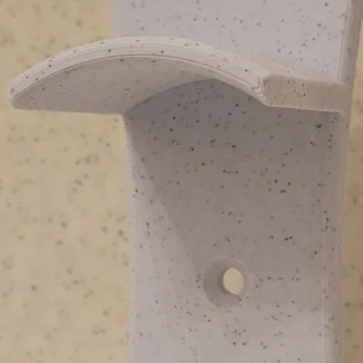 Giá đỡ băng dính treo tường với chỗ để bút đánh dấu