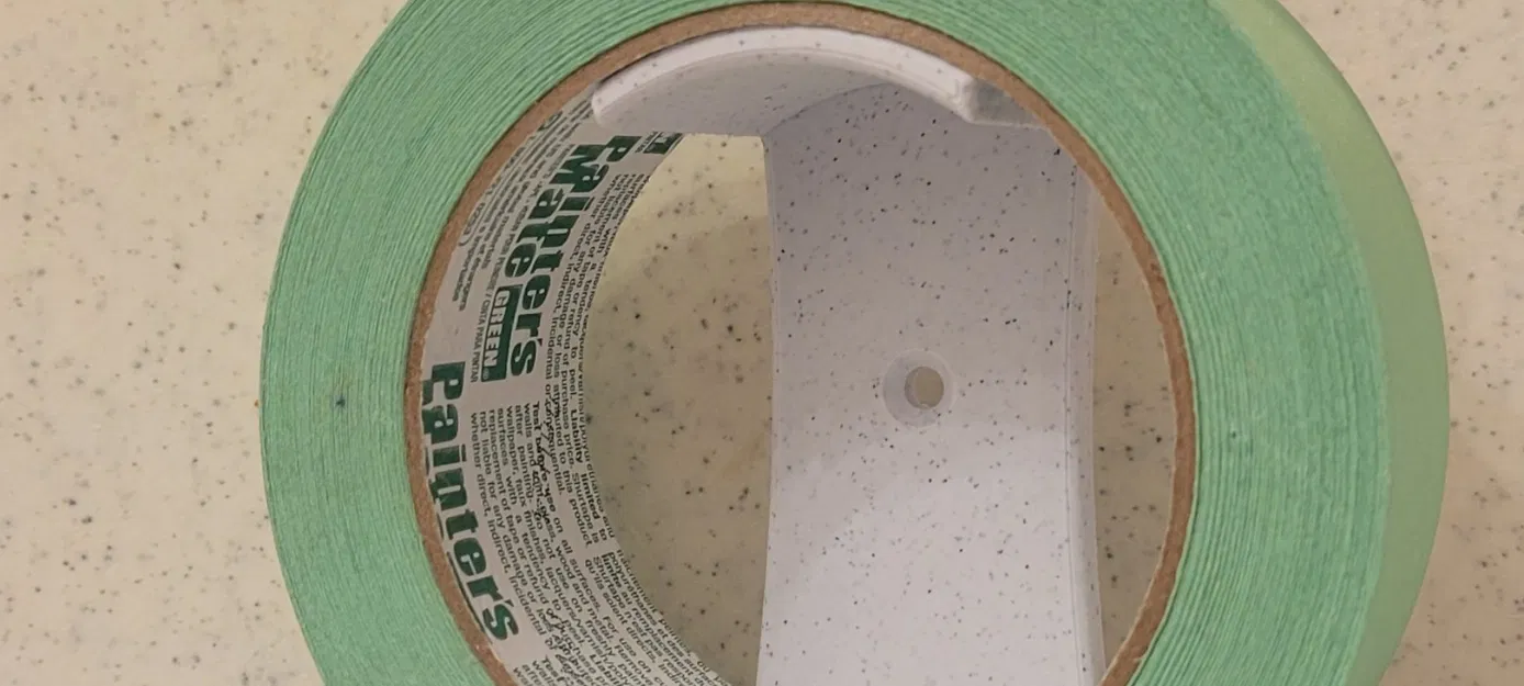 Giá đỡ băng dính treo tường với chỗ để bút đánh dấu - Image 3