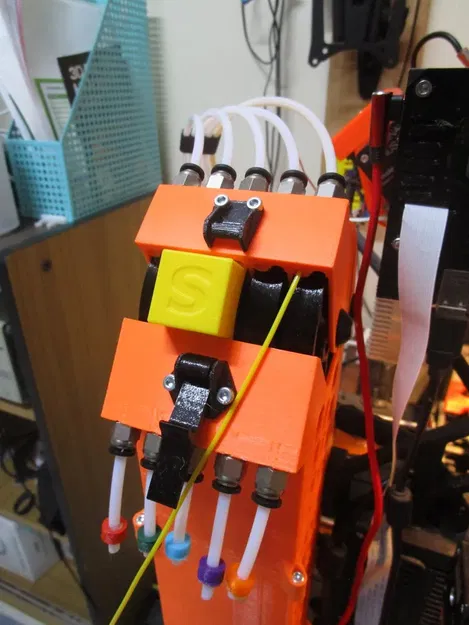 Cái chêm cửa cho RMU Mk3 hỗ trợ cấp liệu đơn màu - Image 1