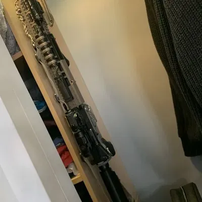 Giá đỡ tường cho súng AR-15