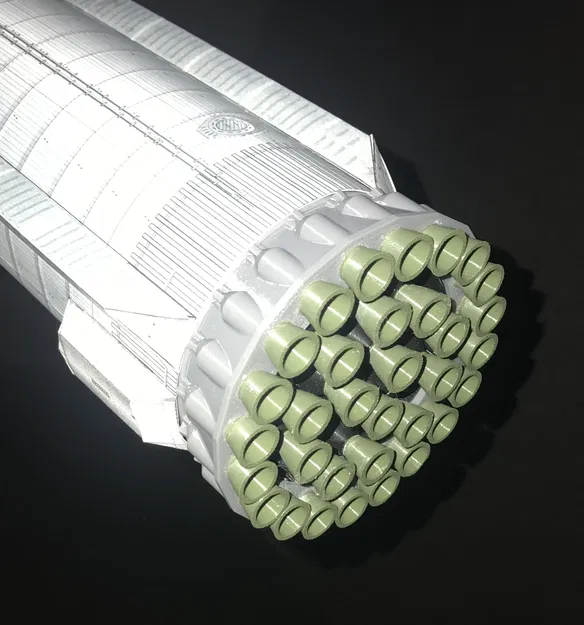 Phần động cơ SuperHeavy B7 với Raptor và chân đế - Image 1