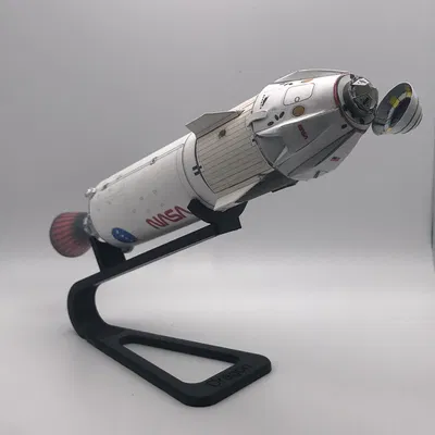 Giá đỡ mô hình SpaceX Dragon và giai đoạn thứ hai