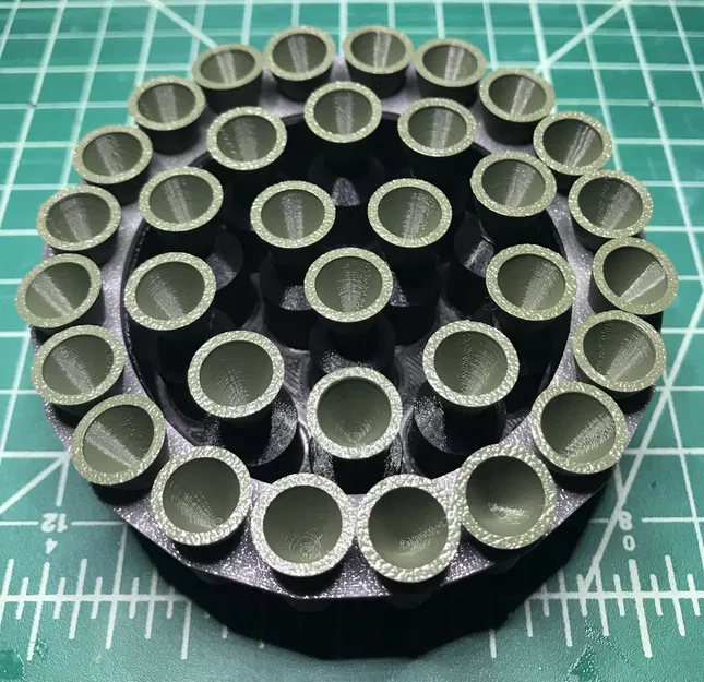 Phần động cơ SuperHeavy B7 với Raptor và chân đế - Image 16