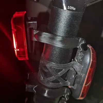 Bộ giá đỡ đèn xe đạp gắn vào yên xe