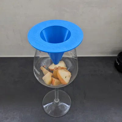 Bẫy ruồi trái cây bằng nắp ly vang hoặc bình hoa