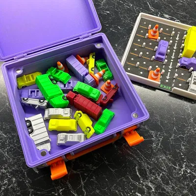 Hộp lưu trữ cho trò chơi logic Rush Hour với ô tô