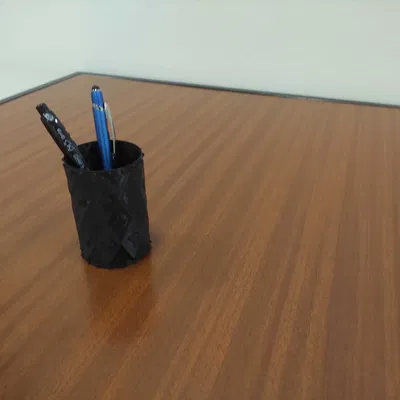 Giá đỡ bút chì với biểu tượng bài chơi trong OpenSCAD