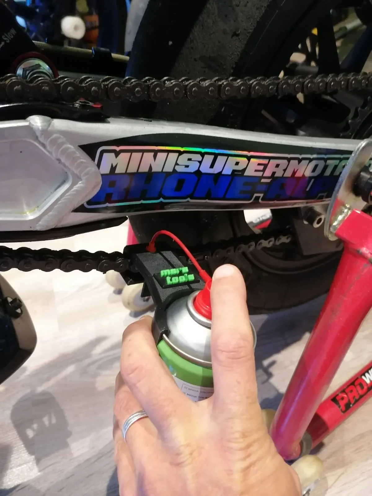 Bộ dụng cụ bôi trơn xích cho xe máy dirt bike và đường phố 1