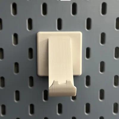 Giá đỡ tay cầm PS5 trên bảng treo IKEA Skadis