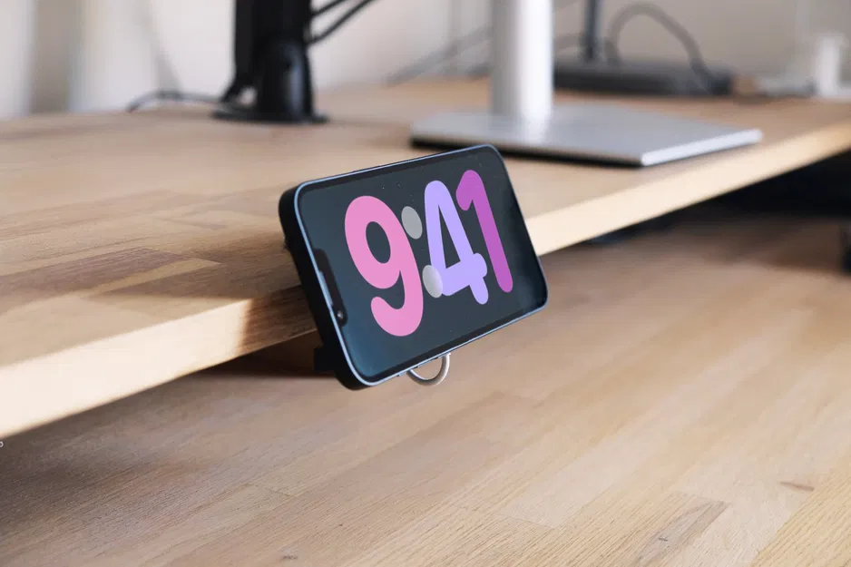 Kẹp sạc Magsafe cho iPhone trên bàn làm việc - Image 1