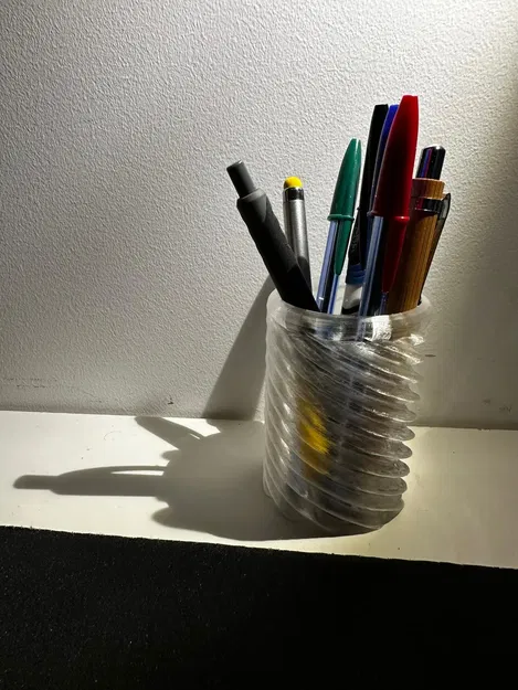 Bình hoa xoắn ốc độc đáo làm giá đỡ bút - Image 1