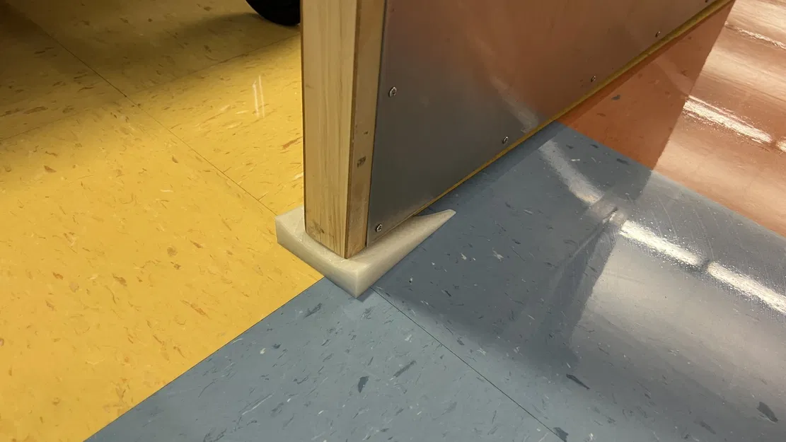 Bộ chặn cửa thiết kế đặt ở cạnh cửa để tránh bị đá... - Image 1