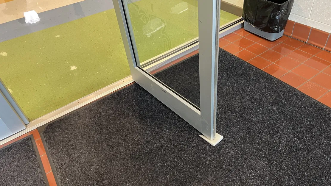 Bộ chặn cửa thiết kế đặt ở cạnh cửa để tránh bị đá... - Image 3