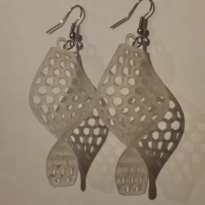 Bông tai xoắn hình tổ ong độc đáo