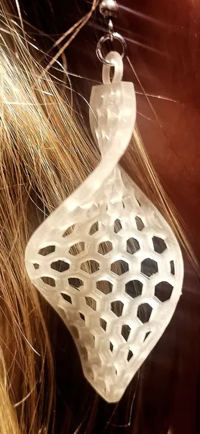 Bông tai xoắn hình tổ ong độc đáo - Image 3