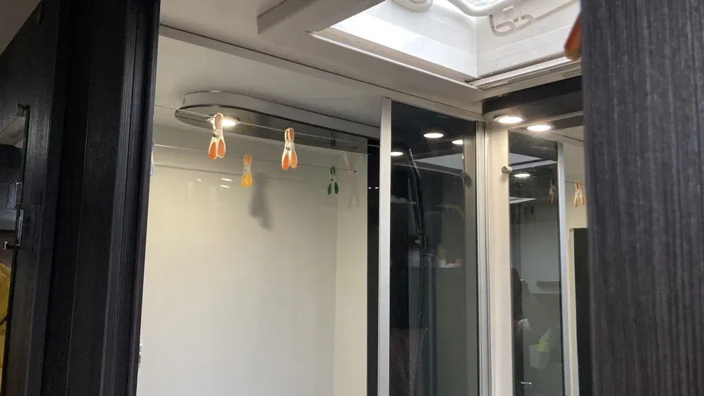 Giá đỡ dây vải treo trần cho xe RV - Image 2